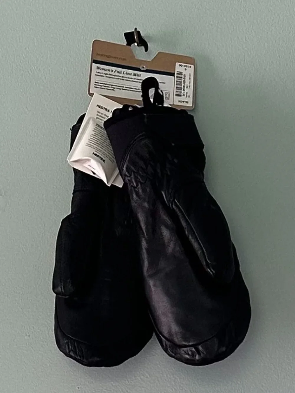 NWT Hestra Women’s Alpine Pro Fall Line Mittens, size 6. Model 30211.